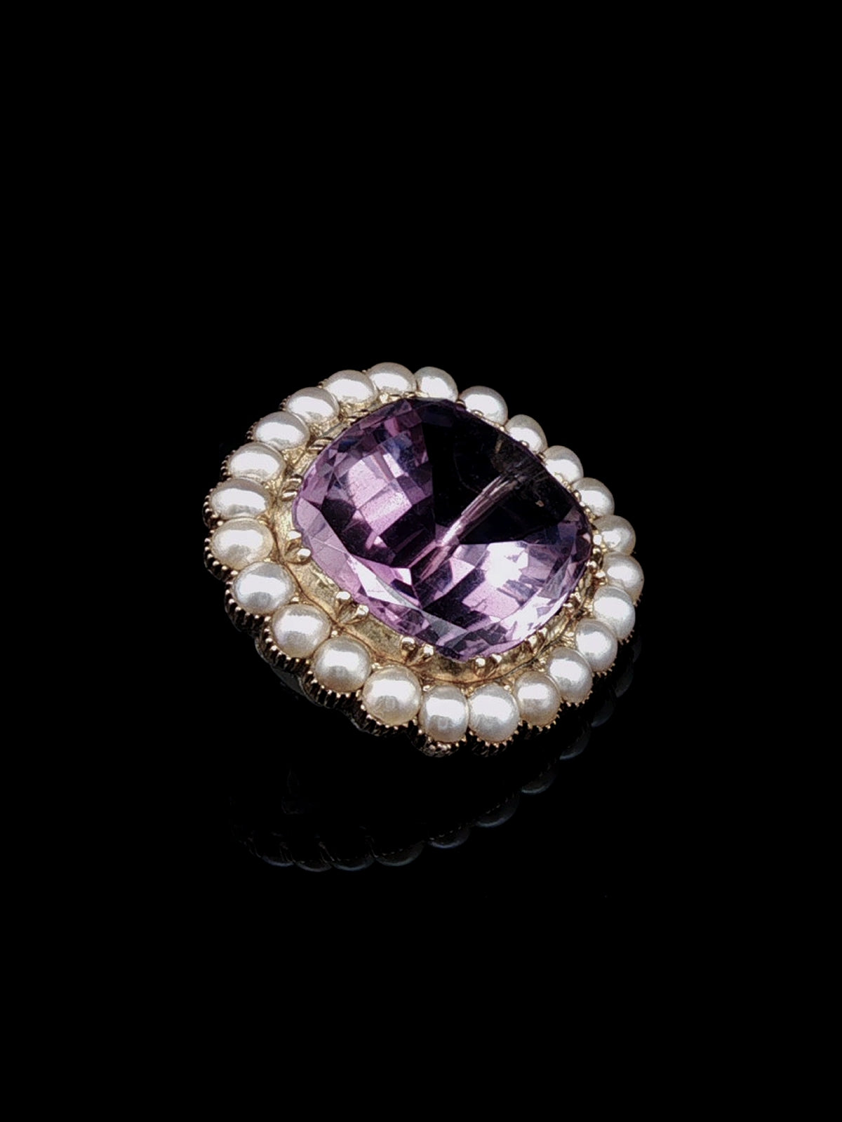 Vintage 15ct Yellow Gold Cushion Cut Amethyst and Pearl Brooch