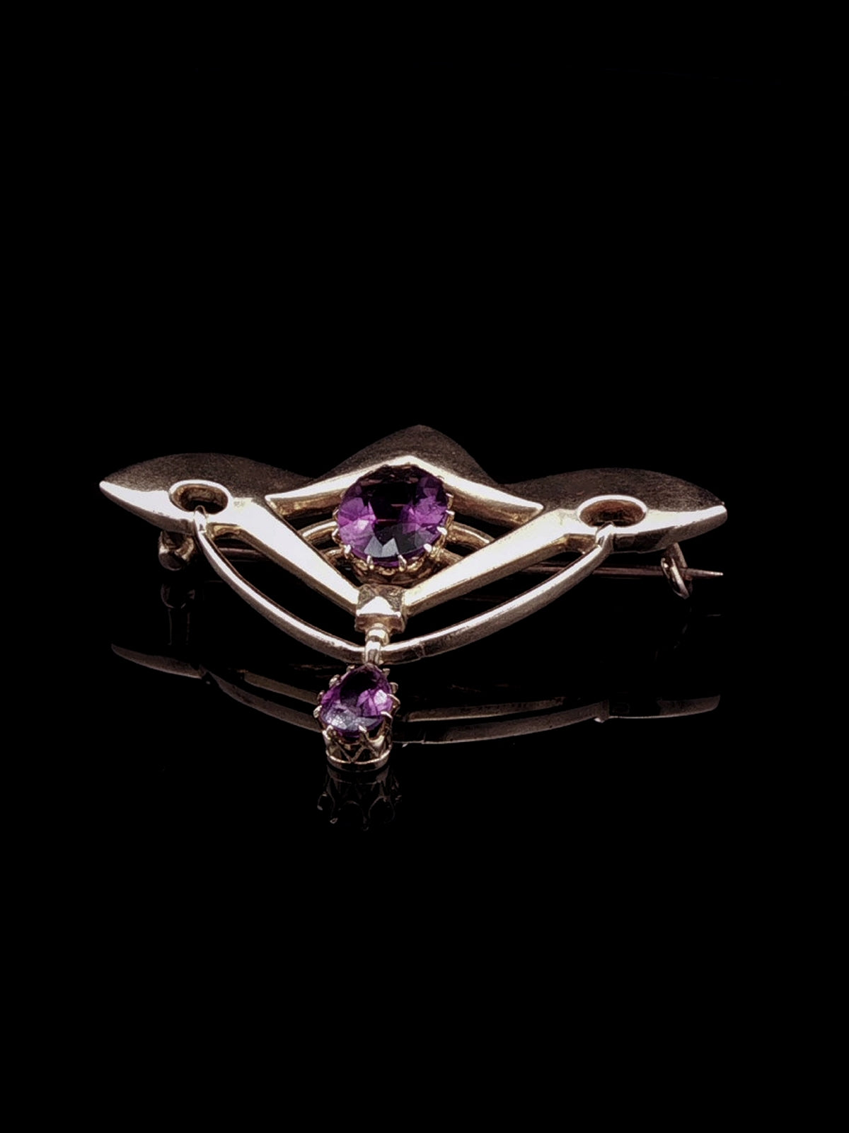 Art Nouveau 15ct Yellow Gold Amethyst Set Brooch