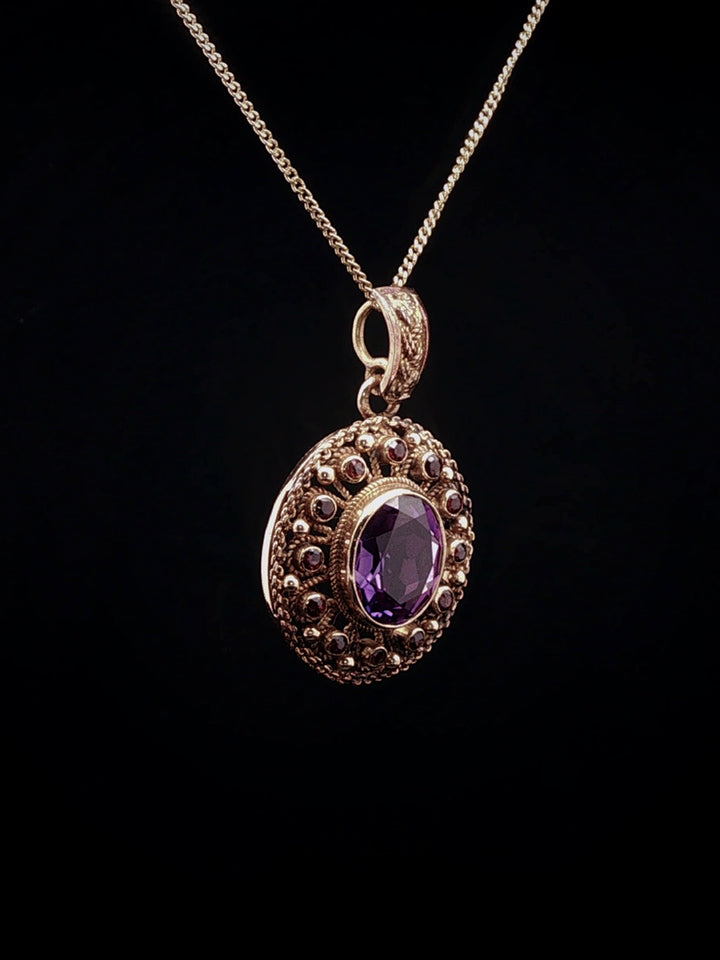 Vintage 18ct Yellow Gold Oval Amethyst and Garnet Pendant Necklace