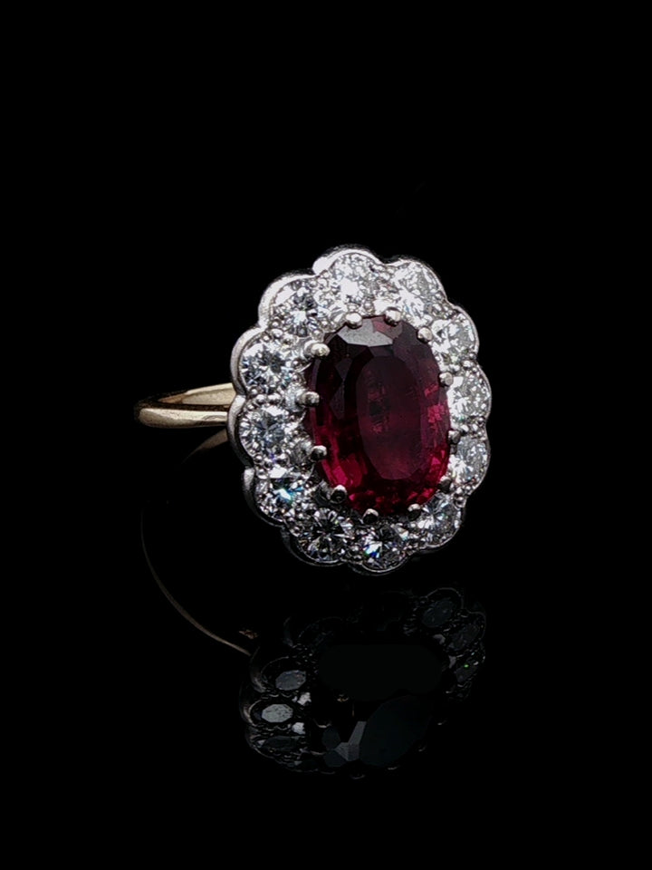Vintage 18ct Gold 3.93ct Tourmaline and 1.00ct Old Cut Diamond Cluster Ring