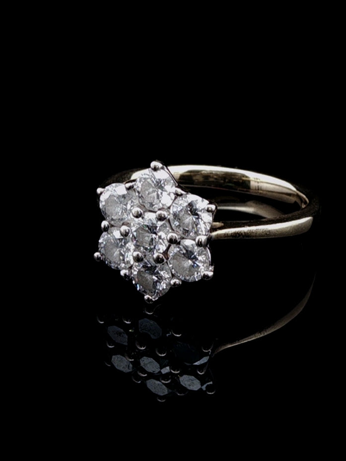 18ct Gold Brilliant Cut 0.90ct Diamond Cluster Ring