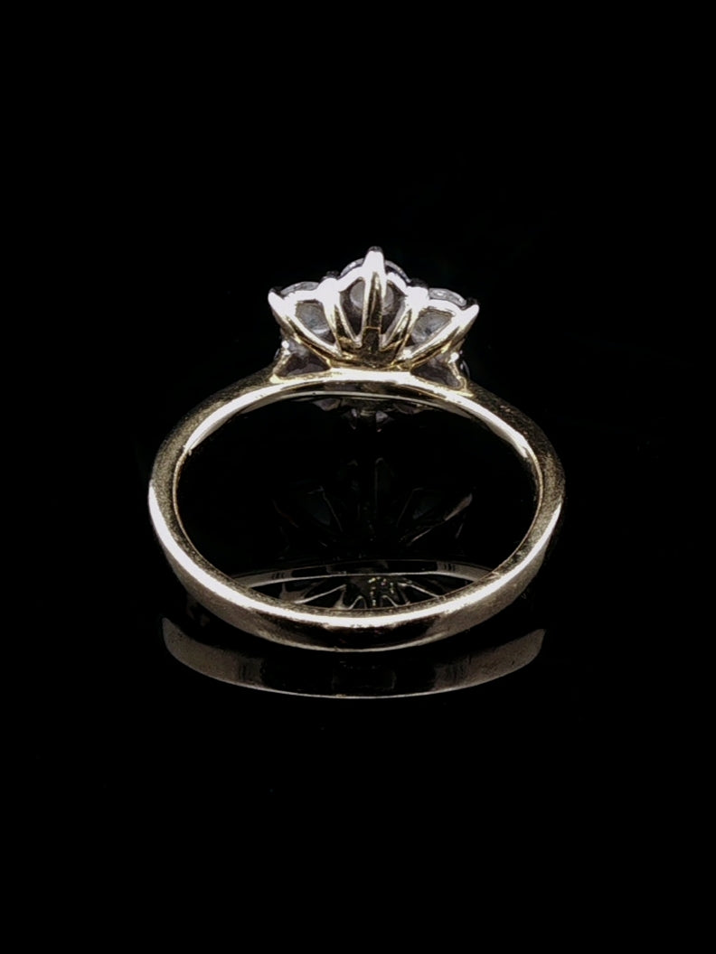 18ct Gold Brilliant Cut 0.90ct Diamond Cluster Ring