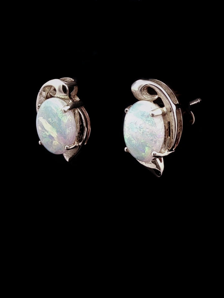 18ct Yellow Gold Opal Stud Earrings