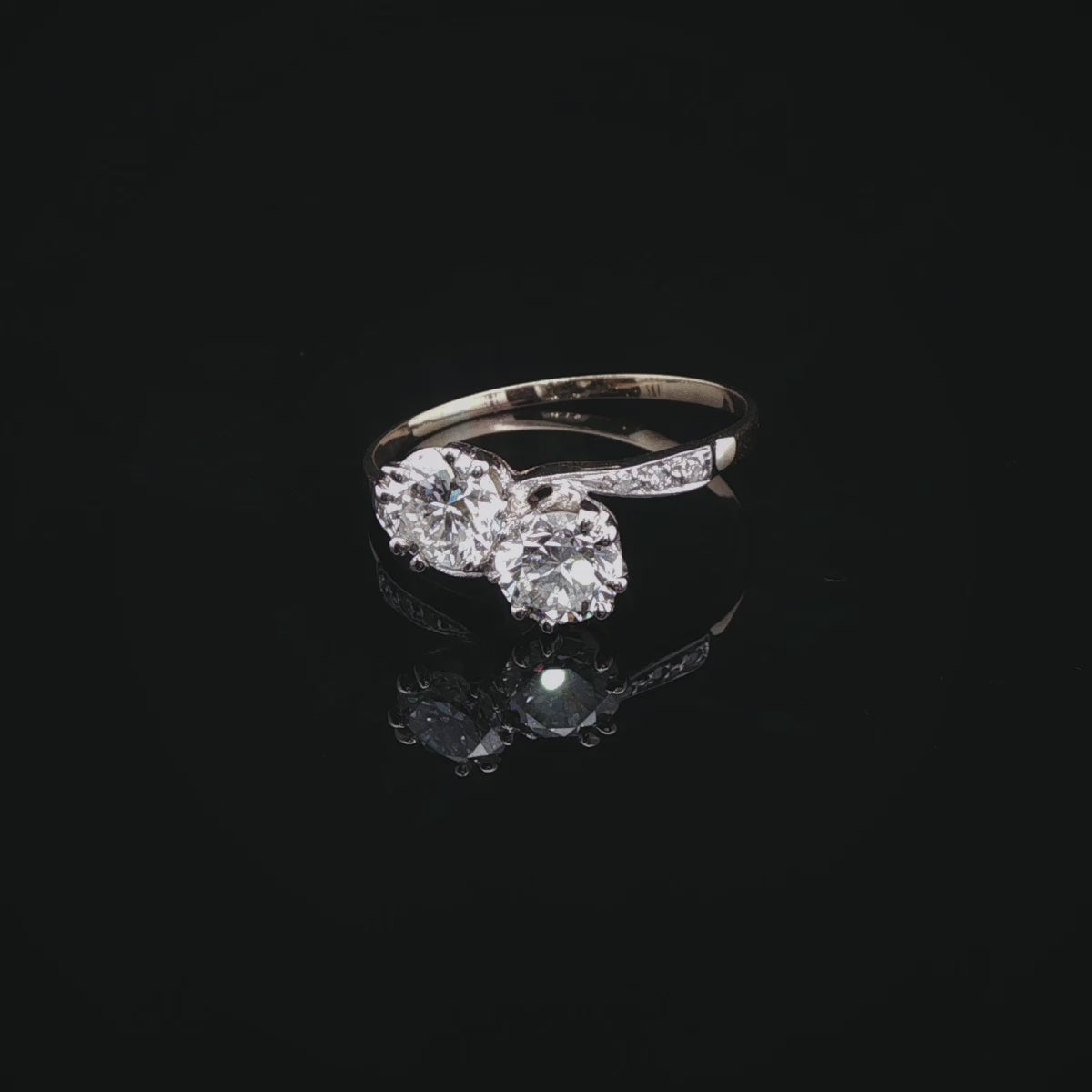 18ct Yellow Gold 1.35ct Brilliant Cut Diamond Toi et Moi Ring