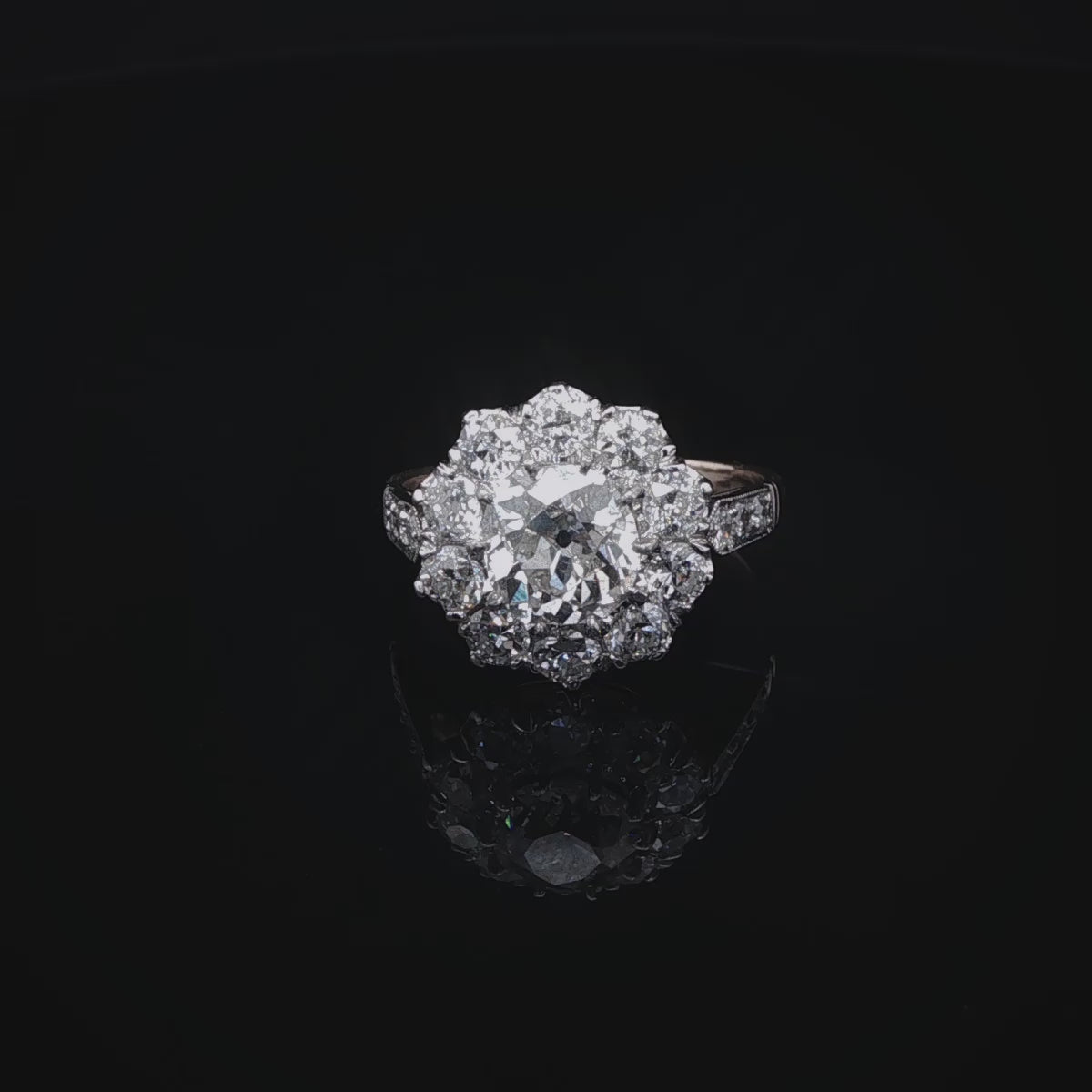 Vintage 18ct Gold Old Cut 2.55ct Diamond Cluster Ring