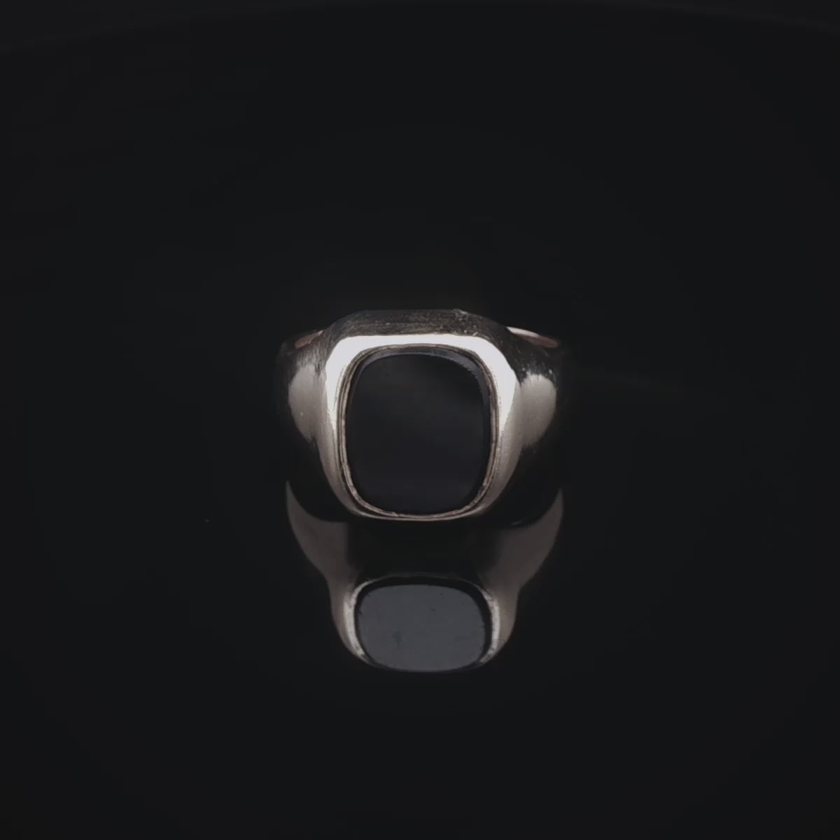 Vintage 9ct Yellow Gold Black Onyx Signet Ring